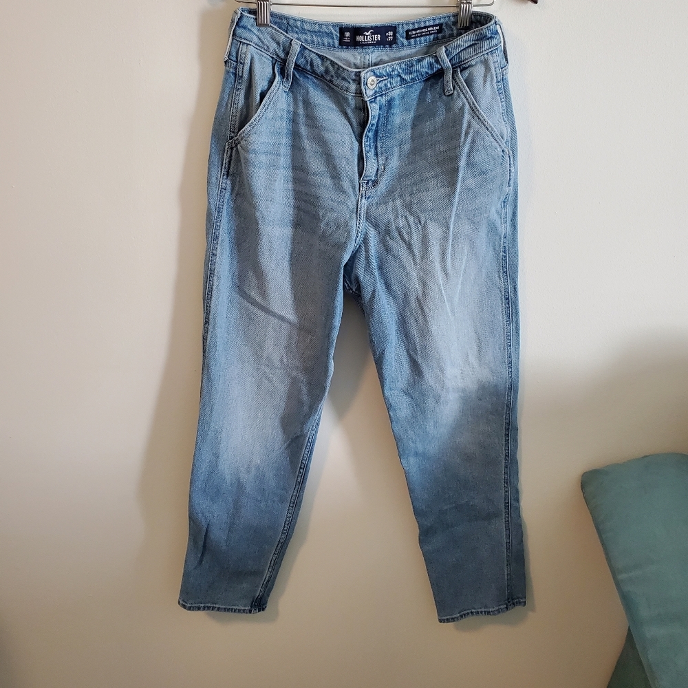 Hollister ultra high rise mom jeans vintage stretch size 11 light wash denim